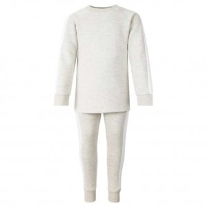 A child is depicted in this image