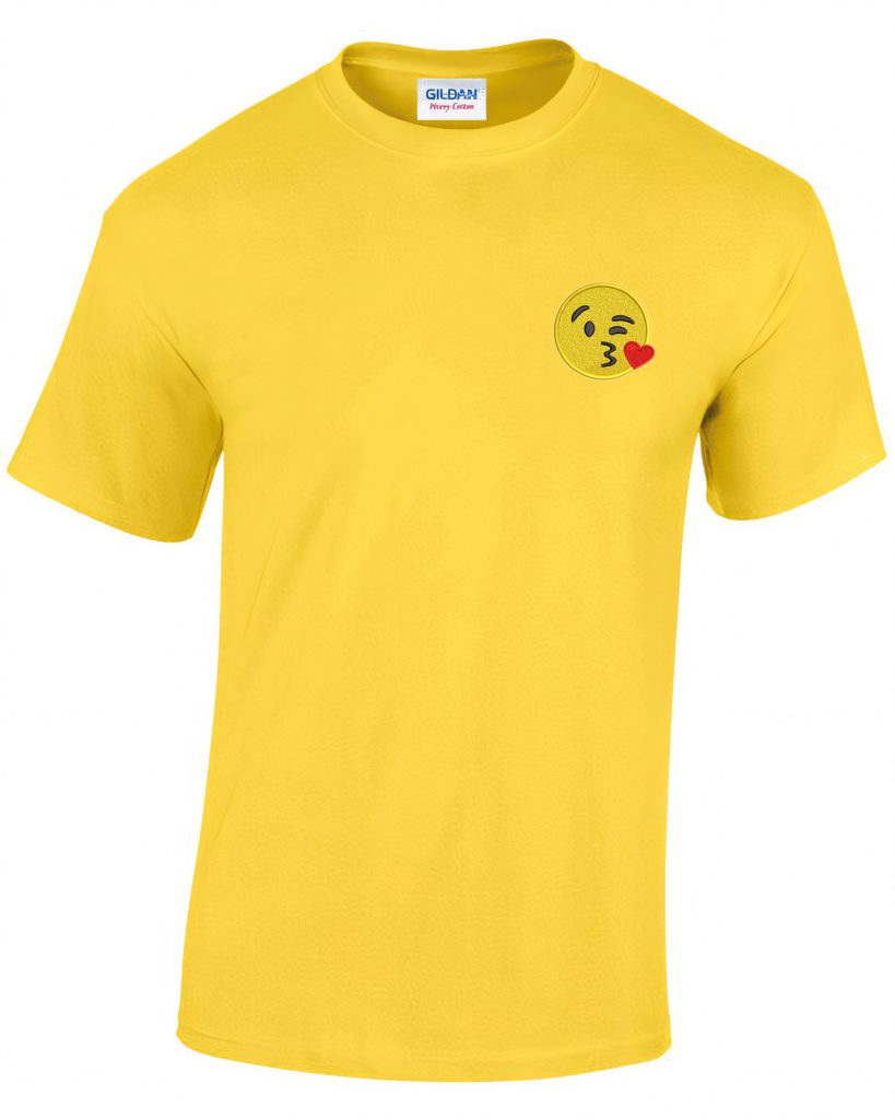 A yellow t-shirt is displayed in the image, featuring an image of a yellow smiley face with a heart. The word "golda" is also visible on the shirt.